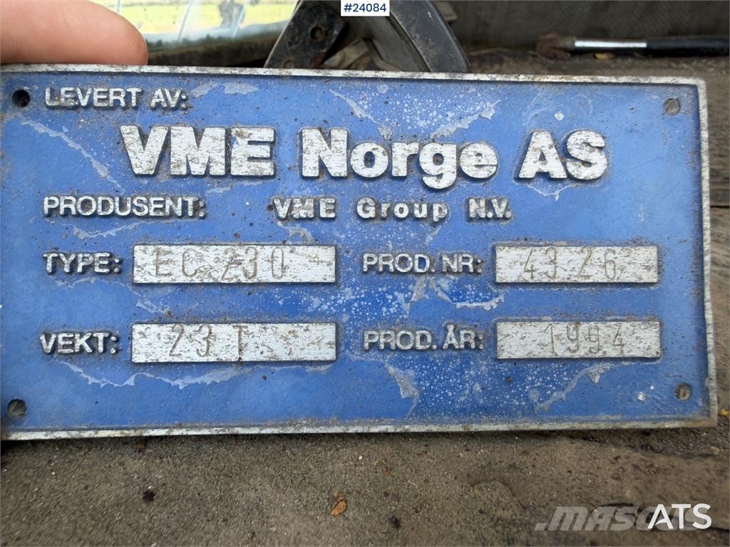 Volvo EC230 Excavator with Tooth Bucket WATCH VIDEO Escavatori cingolati