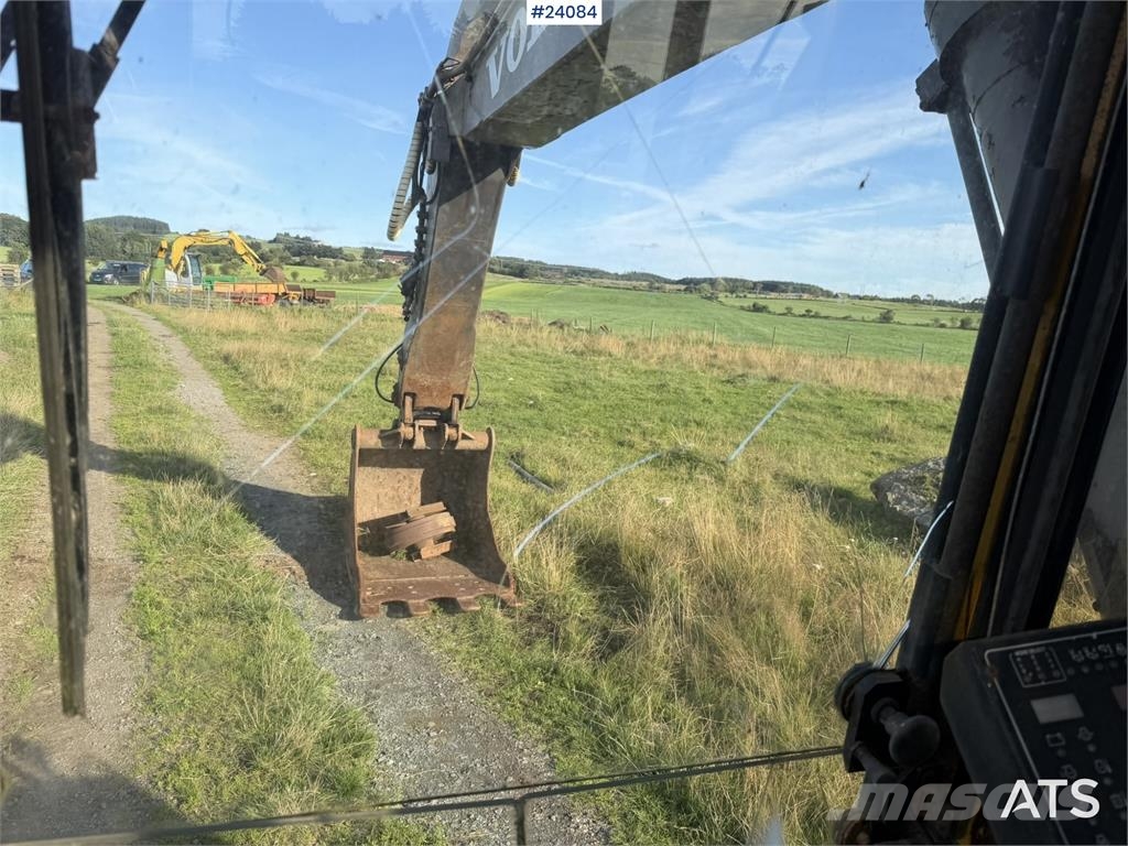 Volvo EC230 Excavator with Tooth Bucket WATCH VIDEO Escavatori cingolati