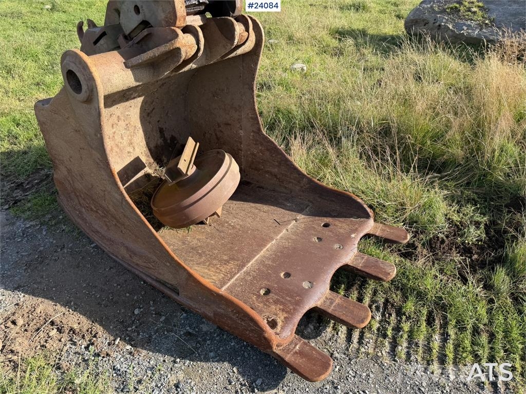 Volvo EC230 Excavator with Tooth Bucket WATCH VIDEO Escavatori cingolati