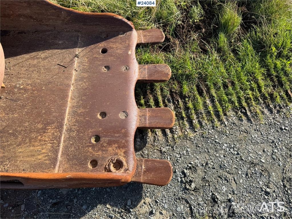 Volvo EC230 Excavator with Tooth Bucket WATCH VIDEO Escavatori cingolati