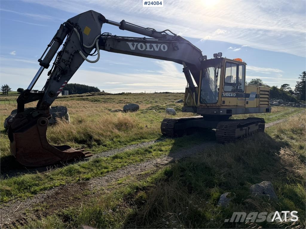 Volvo EC230 Excavator with Tooth Bucket WATCH VIDEO Escavatori cingolati