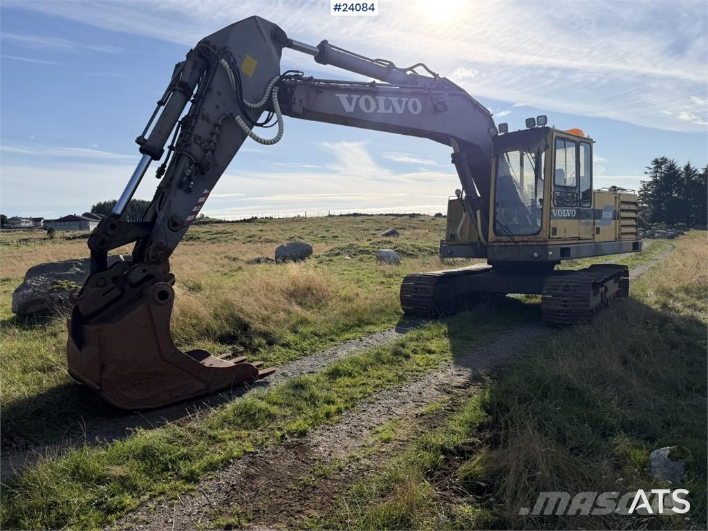 Volvo EC230 Excavator with Tooth Bucket WATCH VIDEO Escavatori cingolati