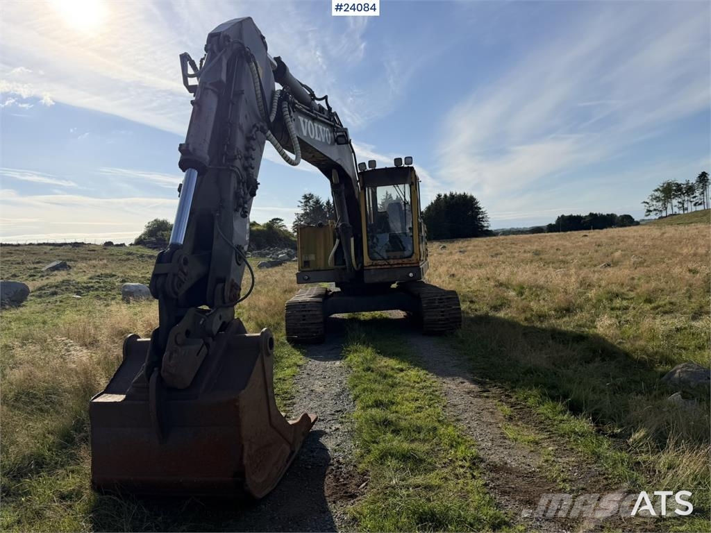 Volvo EC230 Excavator with Tooth Bucket WATCH VIDEO Escavatori cingolati