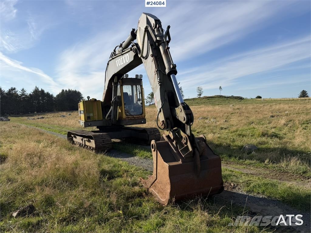 Volvo EC230 Excavator with Tooth Bucket WATCH VIDEO Escavatori cingolati