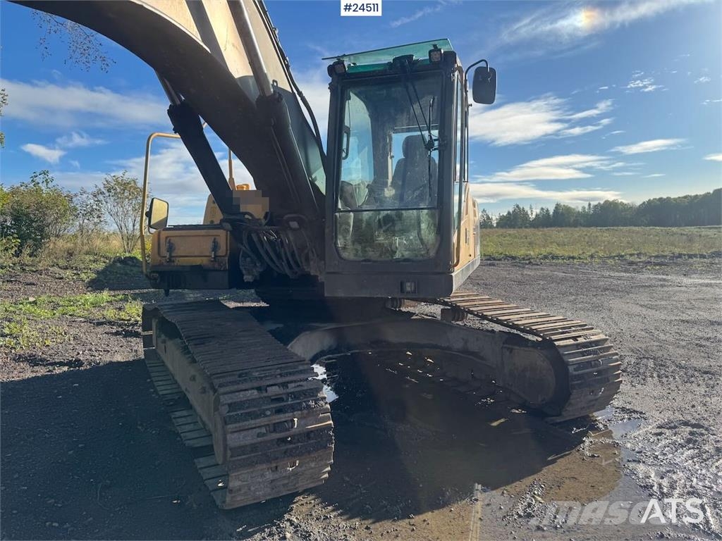 Volvo EC240CL Tracked Excavator – Digging Bucket Escavatori cingolati