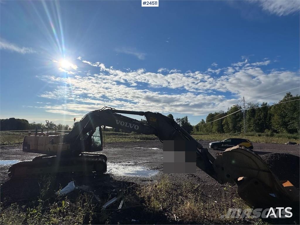 Volvo EC240CL Tracked Excavator – Digging Bucket Escavatori cingolati
