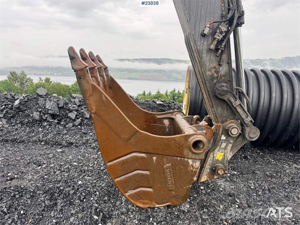 Volvo EC250EL Excavator with Drill Rig, GPS, Rototilt an Escavadoras de rastos