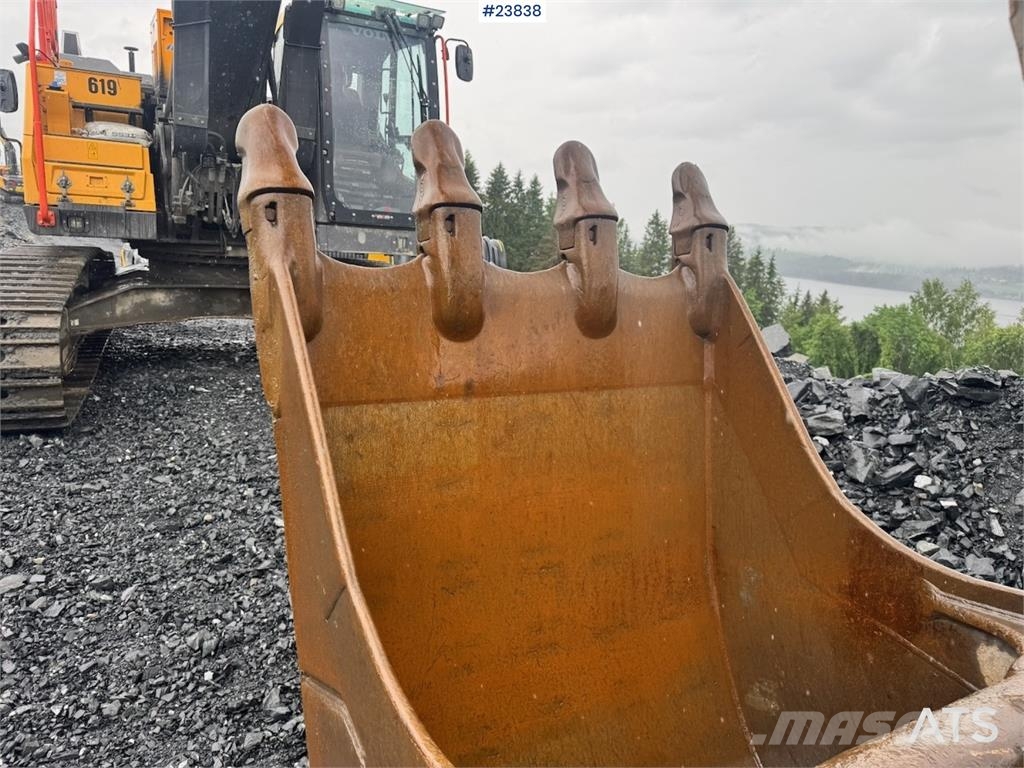 Volvo EC250EL Excavator with Drill Rig, GPS, Rototilt an Escavadoras de rastos