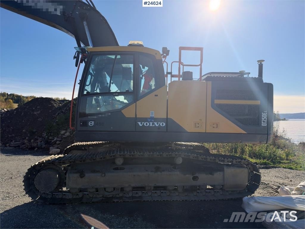 Volvo EC250EL Excavator with GPS, Tiltrotator and 2 Buck Beltegraver