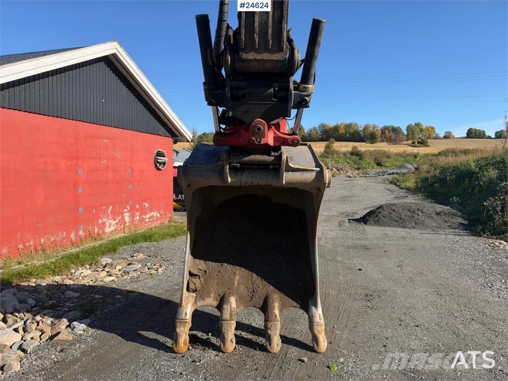 Volvo EC250EL Excavator with GPS, Tiltrotator and 2 Buck Beltegraver