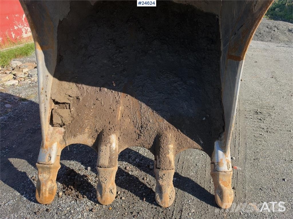 Volvo EC250EL Excavator with GPS, Tiltrotator and 2 Buck Beltegraver
