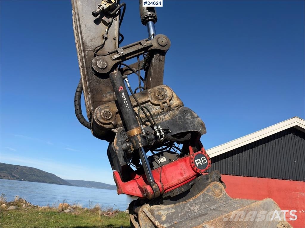 Volvo EC250EL Excavator with GPS, Tiltrotator and 2 Buck Beltegraver
