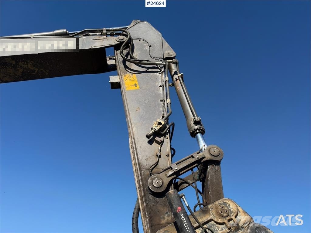 Volvo EC250EL Excavator with GPS, Tiltrotator and 2 Buck Beltegraver