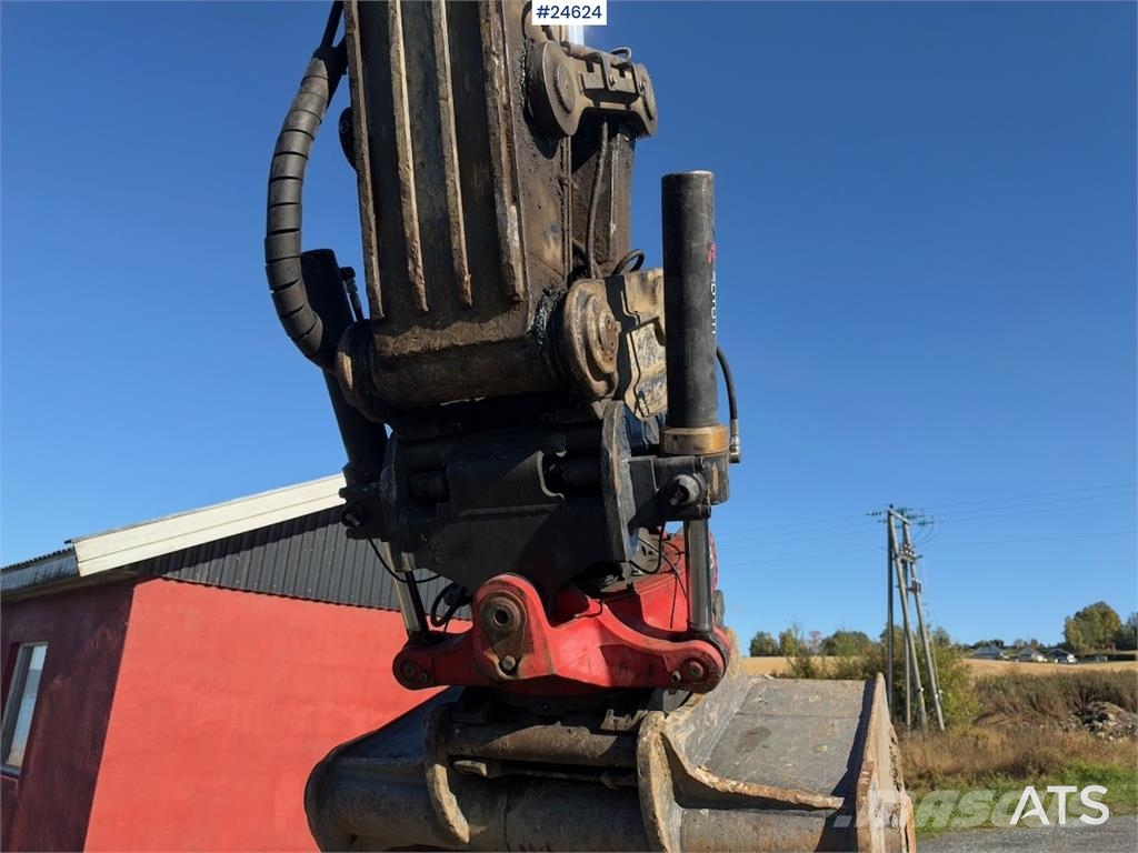 Volvo EC250EL Excavator with GPS, Tiltrotator and 2 Buck Beltegraver