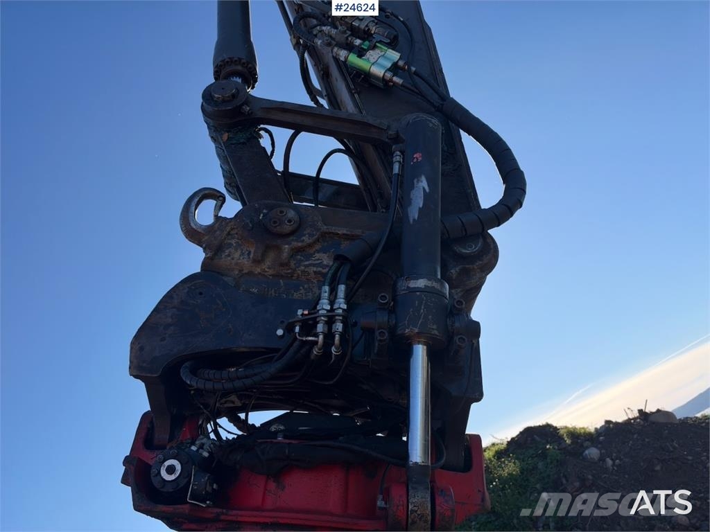 Volvo EC250EL Excavator with GPS, Tiltrotator and 2 Buck Beltegraver