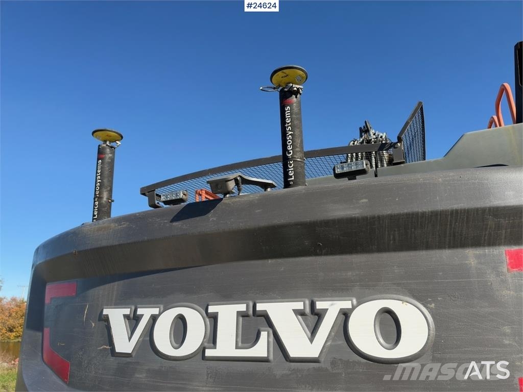Volvo EC250EL Excavator with GPS, Tiltrotator and 2 Buck Beltegraver