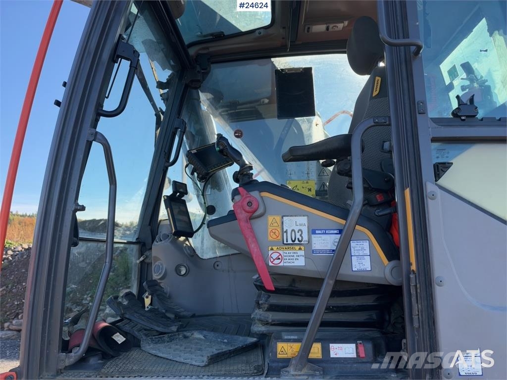 Volvo EC250EL Excavator with GPS, Tiltrotator and 2 Buck Beltegraver