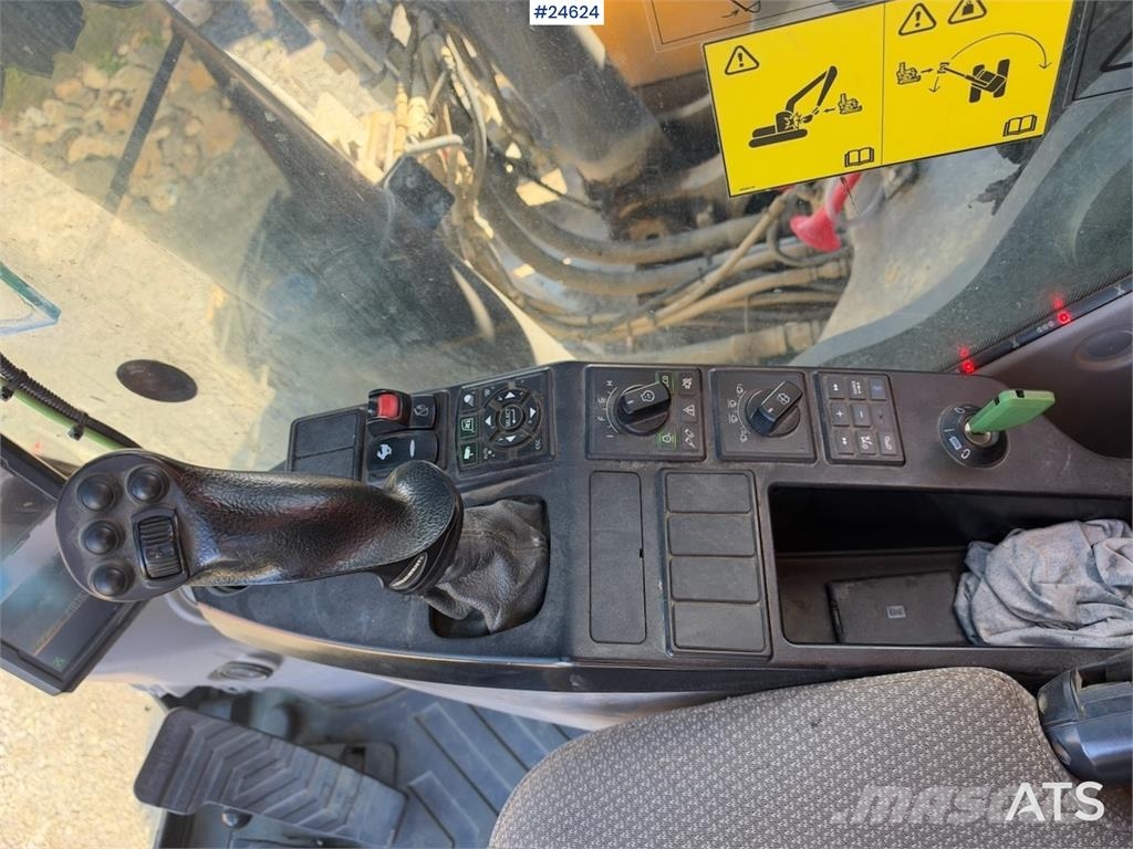Volvo EC250EL Excavator with GPS, Tiltrotator and 2 Buck Beltegraver