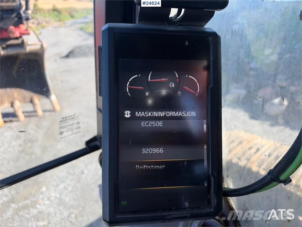 Volvo EC250EL Excavator with GPS, Tiltrotator and 2 Buck Beltegraver