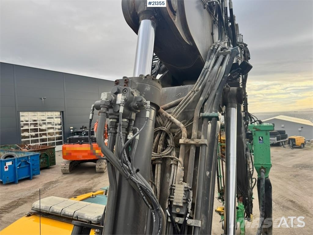 Volvo EC300 EL Bageri guseničari