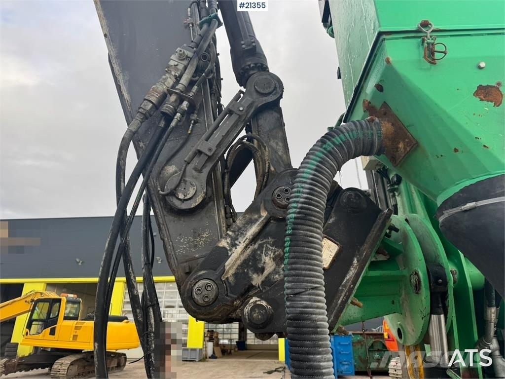 Volvo EC300 EL Bageri guseničari