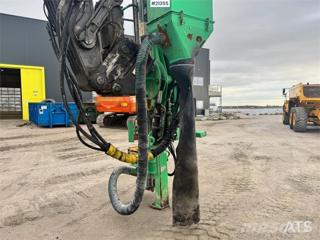 Volvo EC300 EL Bageri guseničari