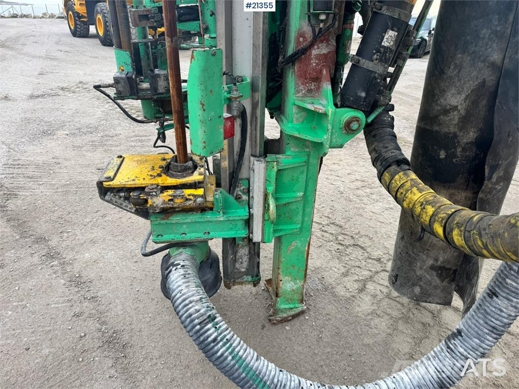 Volvo EC300 EL Bageri guseničari