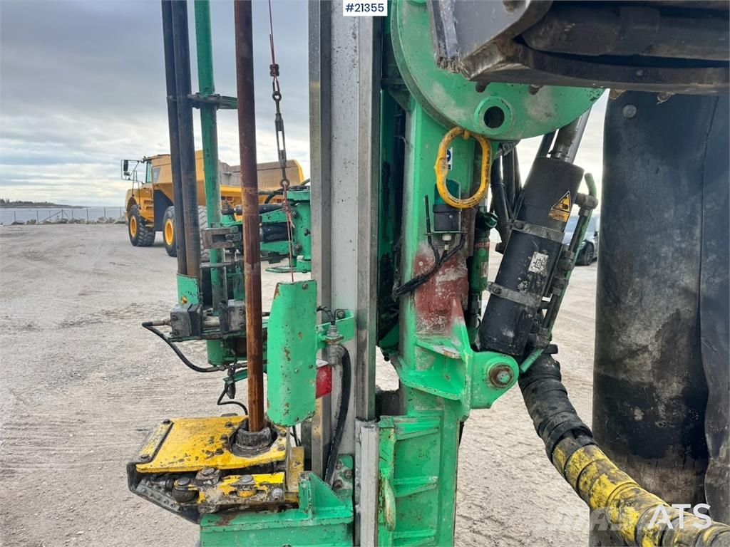 Volvo EC300 EL Bageri guseničari