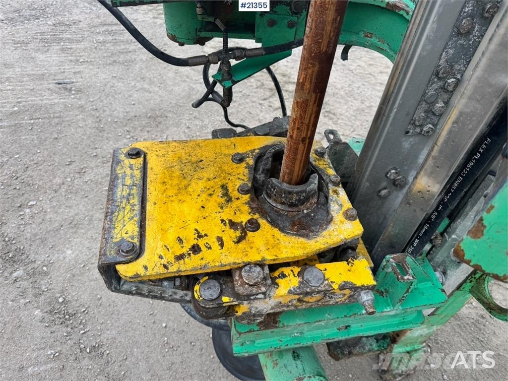 Volvo EC300 EL Bageri guseničari
