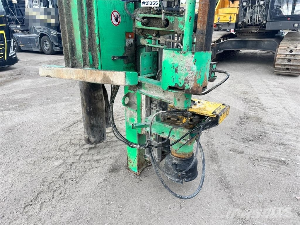 Volvo EC300 EL Bageri guseničari