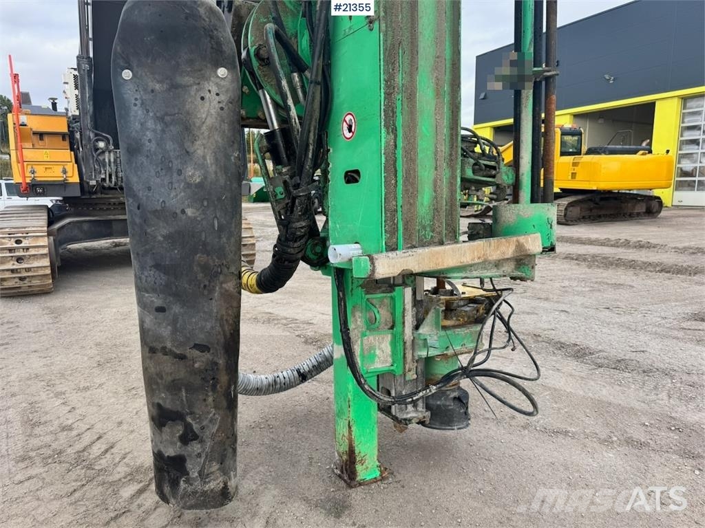 Volvo EC300 EL Bageri guseničari