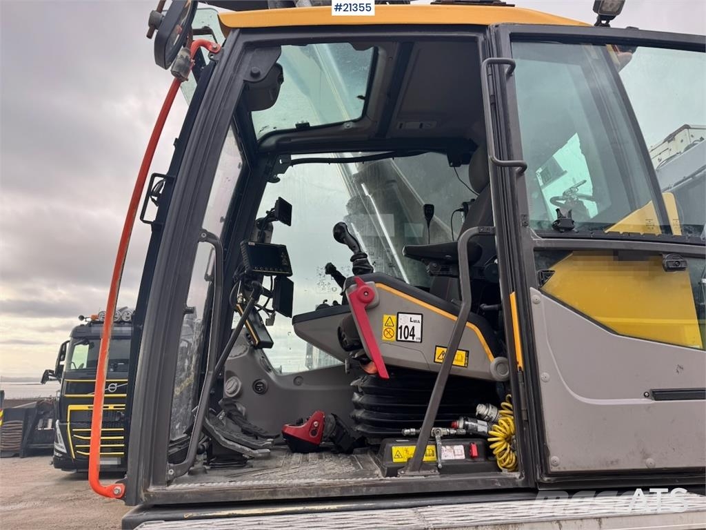 Volvo EC300 EL Bageri guseničari