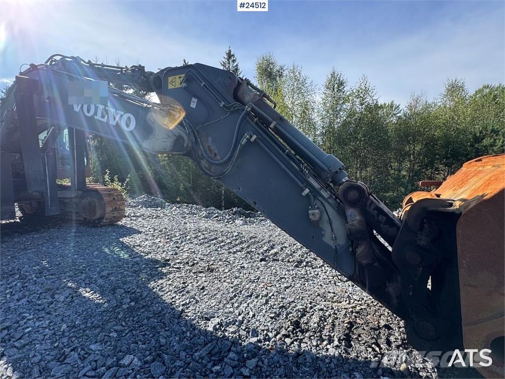 Volvo EC700C Tracked Excavator – Digging Bucket and Soos Crawler excavators