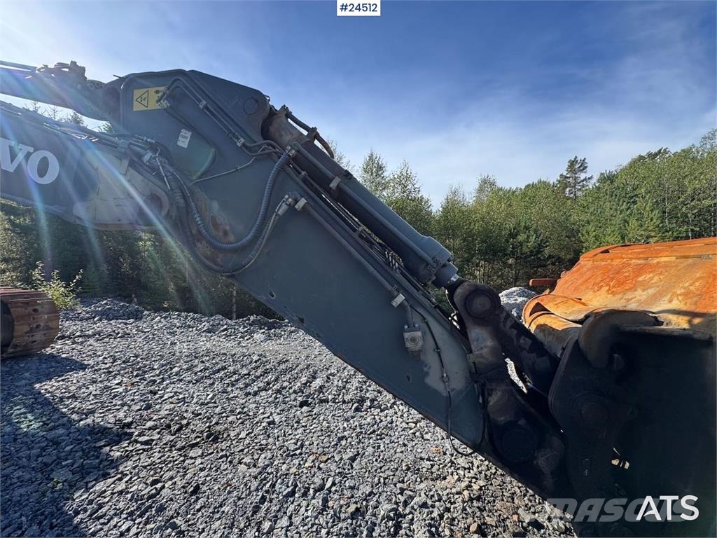 Volvo EC700C Tracked Excavator – Digging Bucket and Soos Crawler excavators