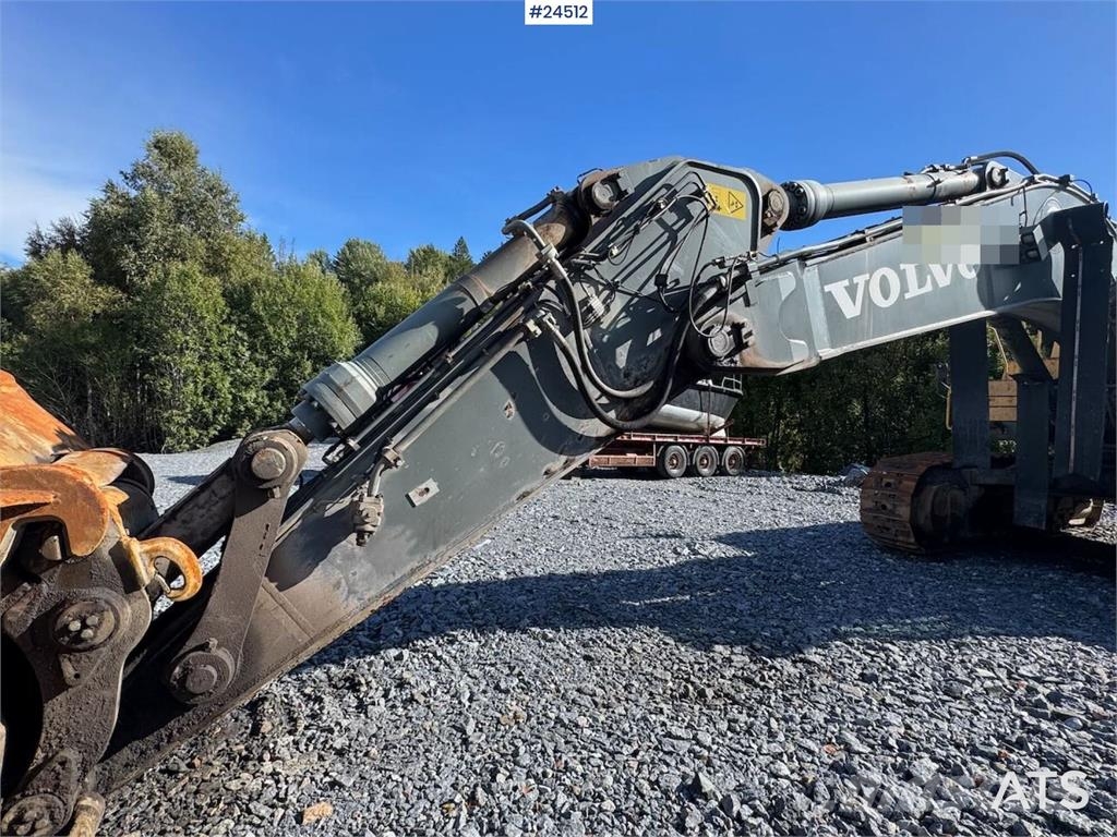 Volvo EC700C Tracked Excavator – Digging Bucket and Soos Crawler excavators