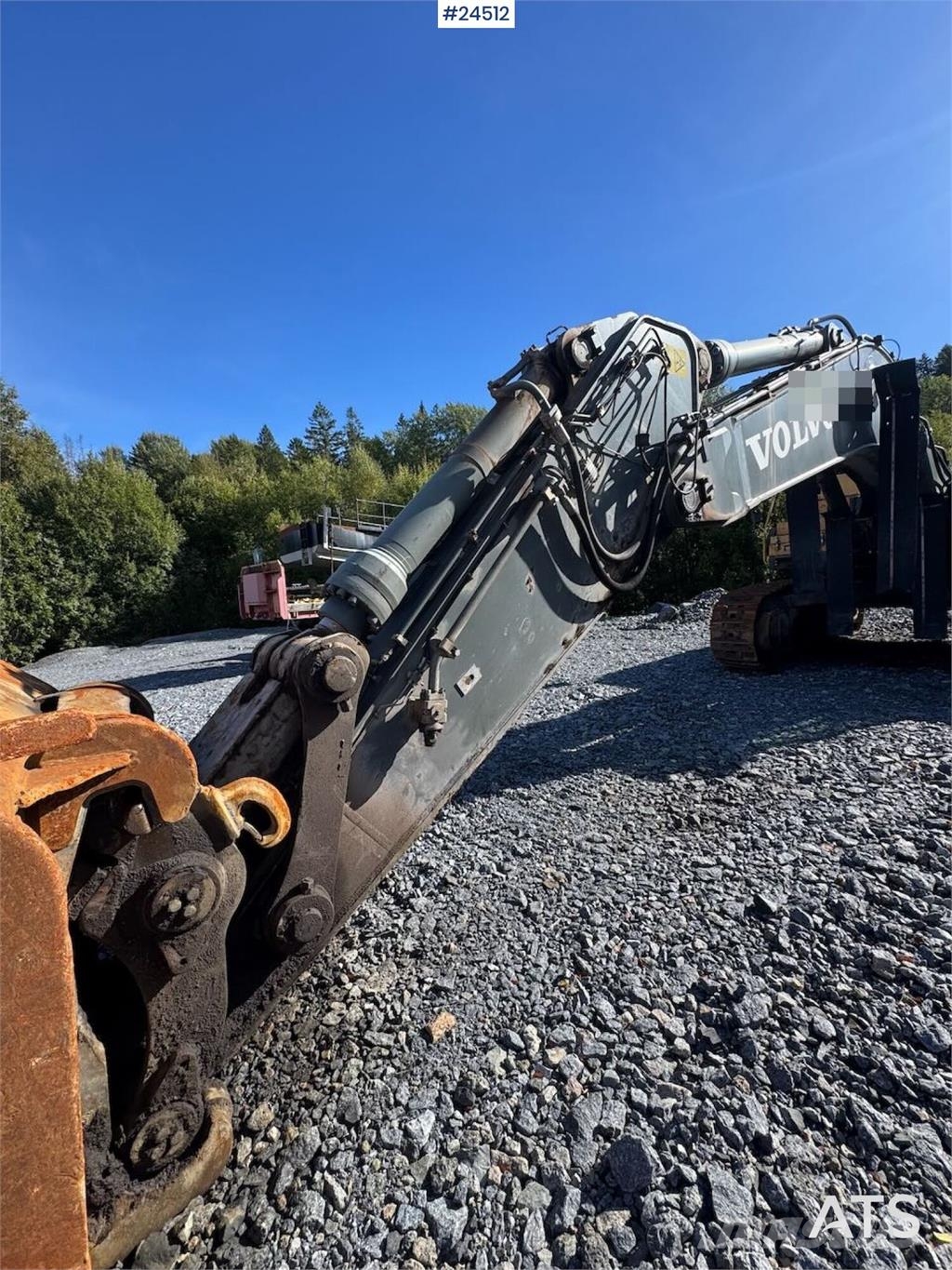 Volvo EC700C Tracked Excavator – Digging Bucket and Soos Crawler excavators