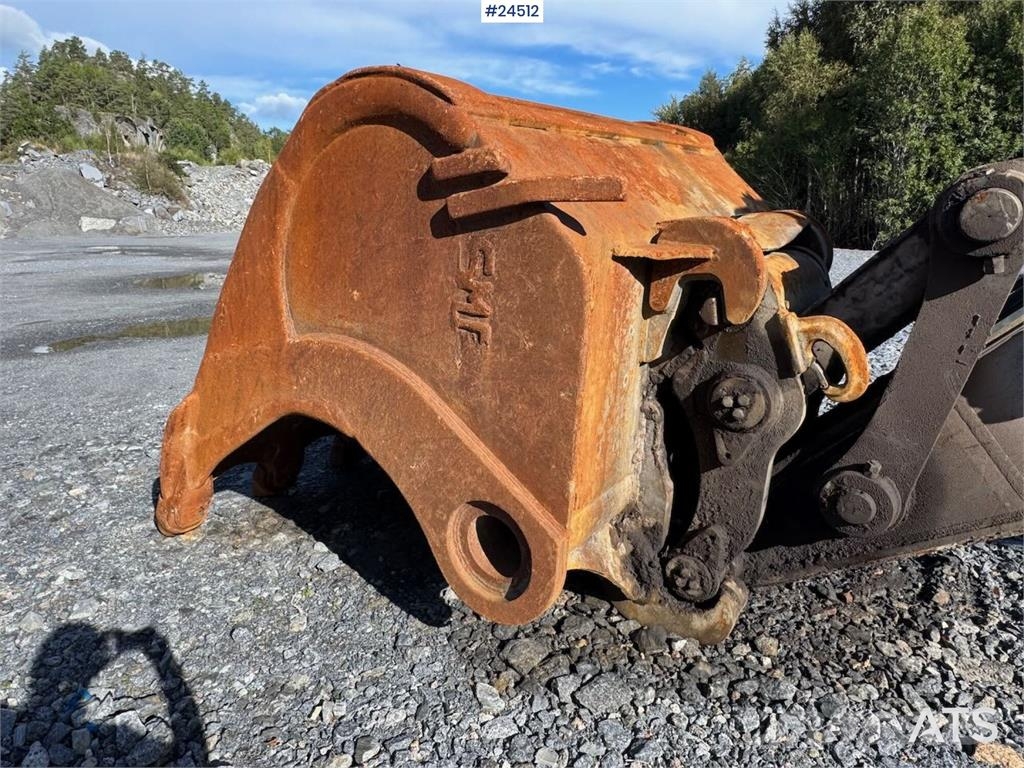 Volvo EC700C Tracked Excavator – Digging Bucket and Soos Crawler excavators