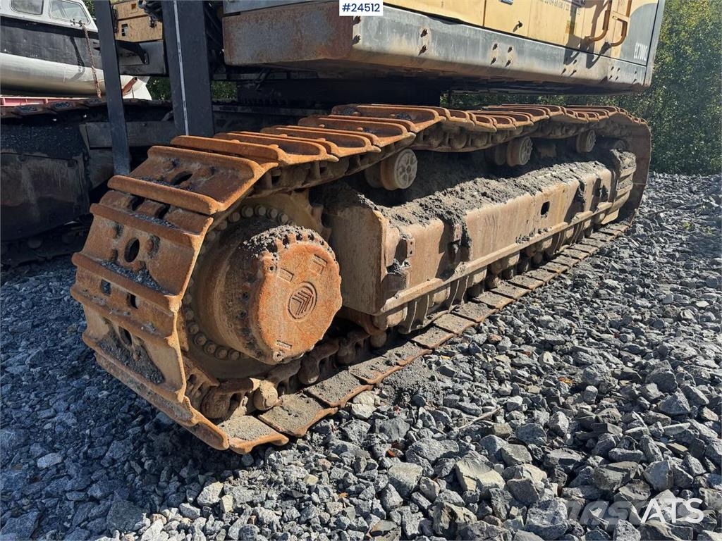 Volvo EC700C Tracked Excavator – Digging Bucket and Soos Crawler excavators