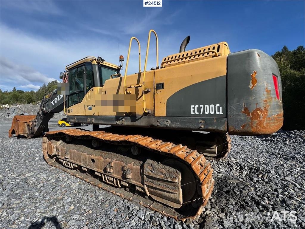 Volvo EC700C Tracked Excavator – Digging Bucket and Soos Crawler excavators