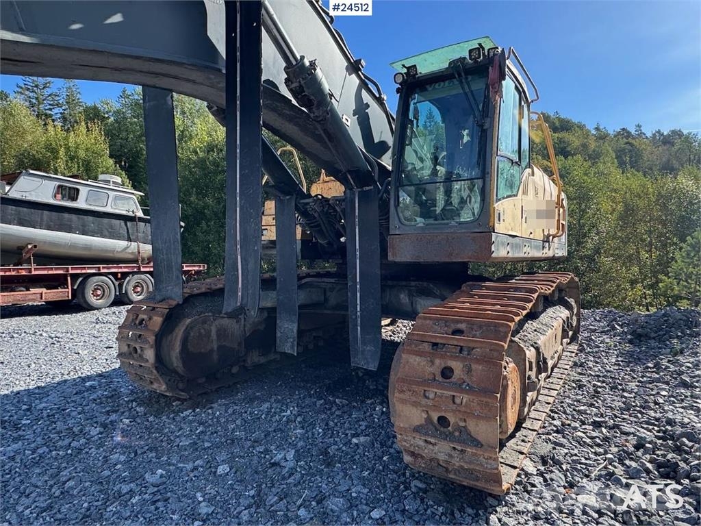 Volvo EC700C Tracked Excavator – Digging Bucket and Soos Crawler excavators