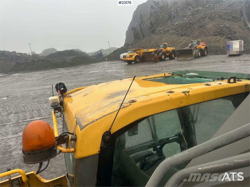 Volvo EC700CL crawler excavator w/ one bucket – Hydrauli Верижен екскаватор