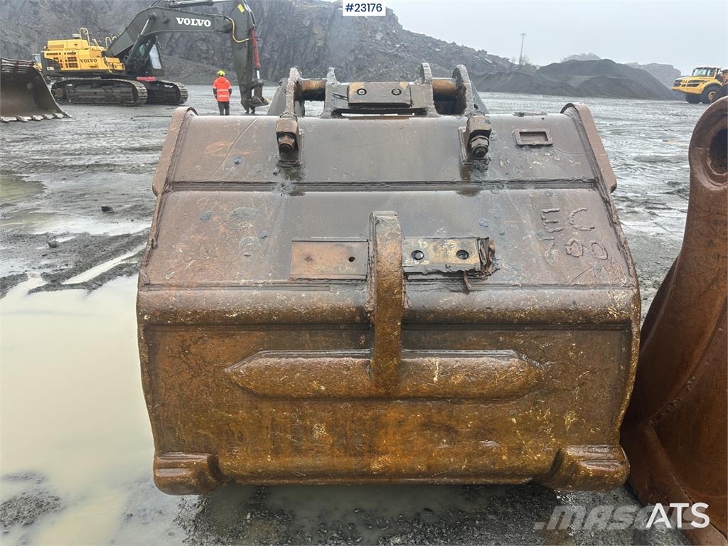 Volvo EC700CL crawler excavator w/ one bucket – Hydrauli Верижен екскаватор