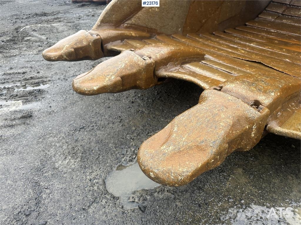 Volvo EC700CL crawler excavator w/ one bucket – Hydrauli Верижен екскаватор