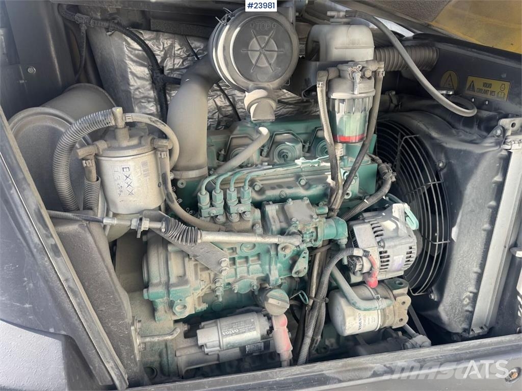 Volvo ECR 50D Excavator - Tilt and 2 buckets حفارات زحافة
