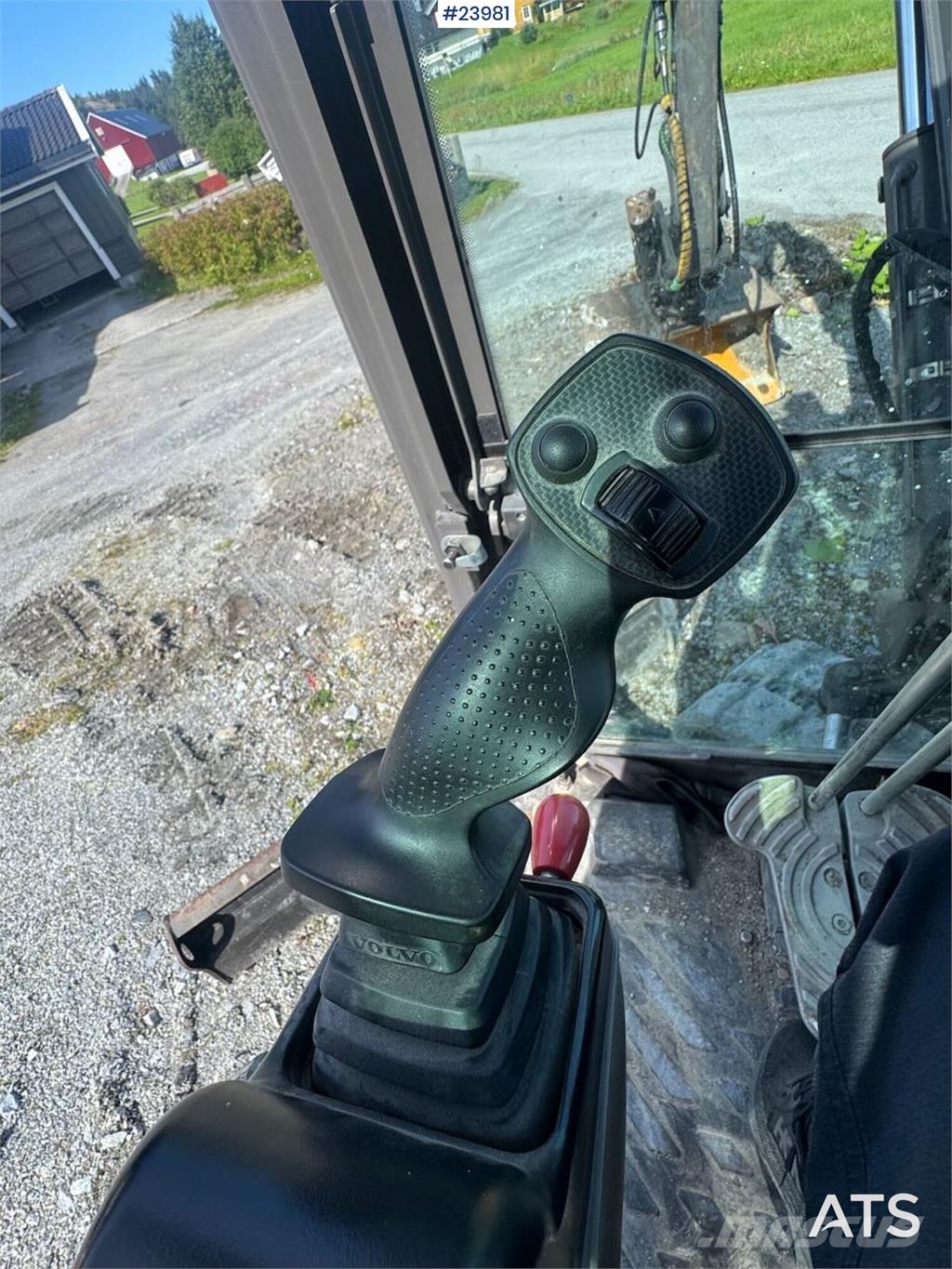 Volvo ECR 50D Excavator - Tilt and 2 buckets حفارات زحافة