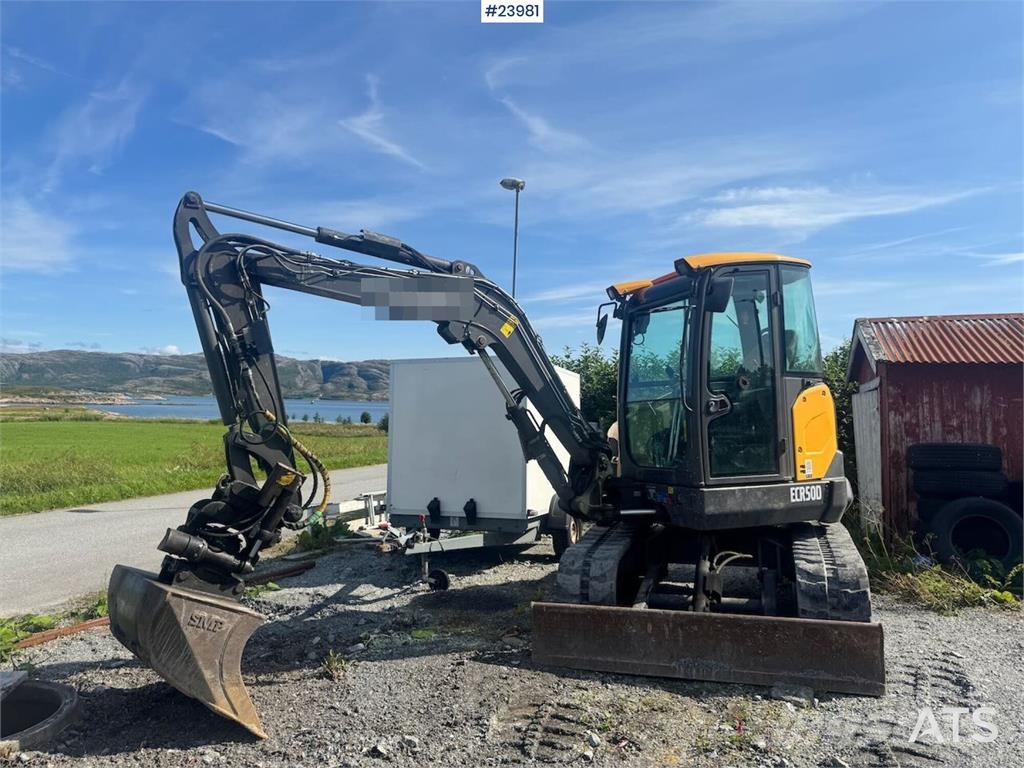 Volvo ECR 50D Excavator - Tilt and 2 buckets حفارات زحافة