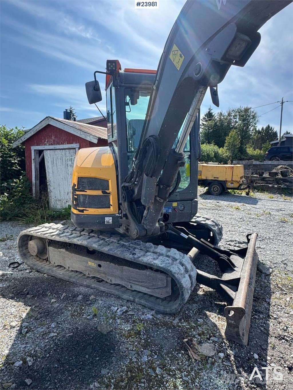 Volvo ECR 50D Excavator - Tilt and 2 buckets حفارات زحافة