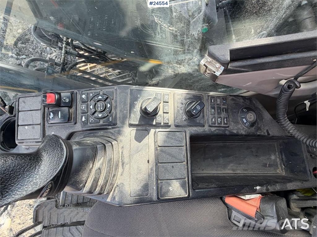 Volvo ECR145 Tracked excavator - Tilt and grading bucket Bageri guseničari