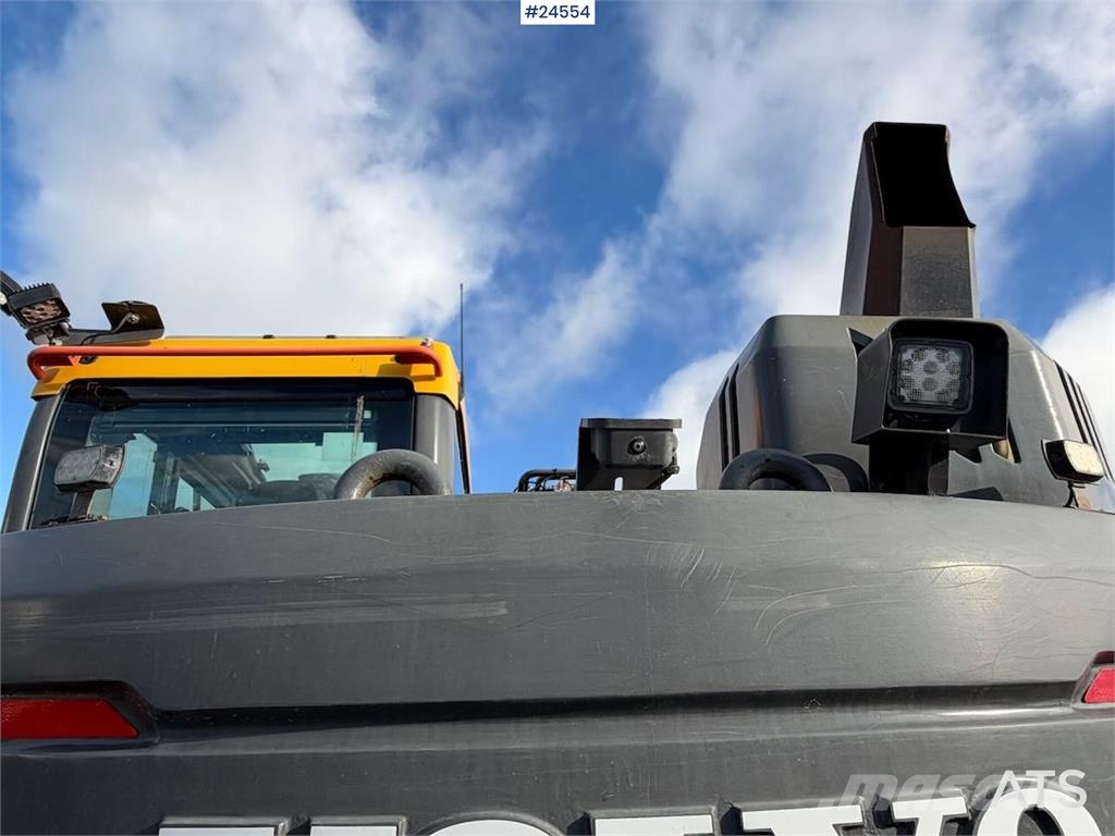 Volvo ECR145 Tracked excavator - Tilt and grading bucket Bageri guseničari