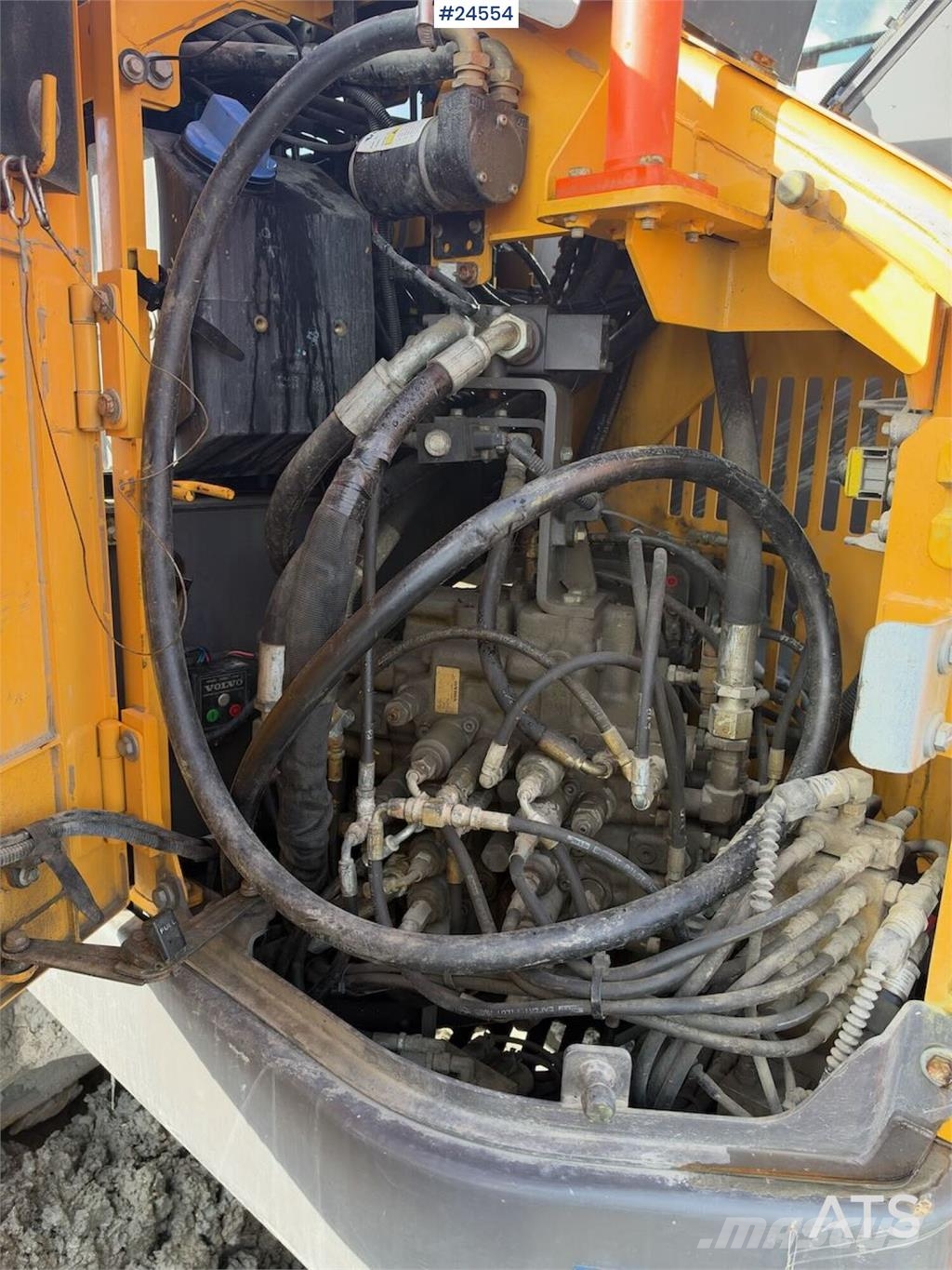 Volvo ECR145 Tracked excavator - Tilt and grading bucket Bageri guseničari